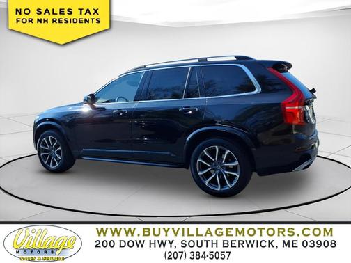Onyx Black Metallic 2017 Volvo XC90 T6 Momentum