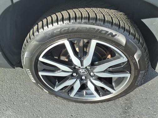 2019 Honda Pilot Touring 8-Passenger