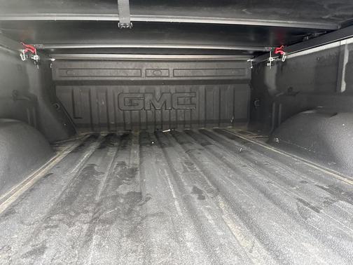 Summit White Gaz 2017 GMC Canyon SLT