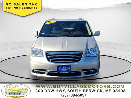 2016 Chrysler Town & Country Touring