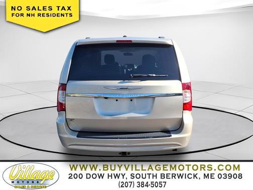 2016 Chrysler Town & Country Touring