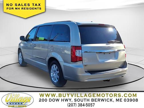 2016 Chrysler Town & Country Touring