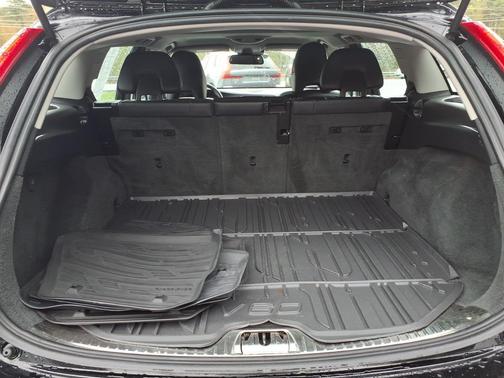 Black Stone 2015 Volvo V60 T5 Platinum