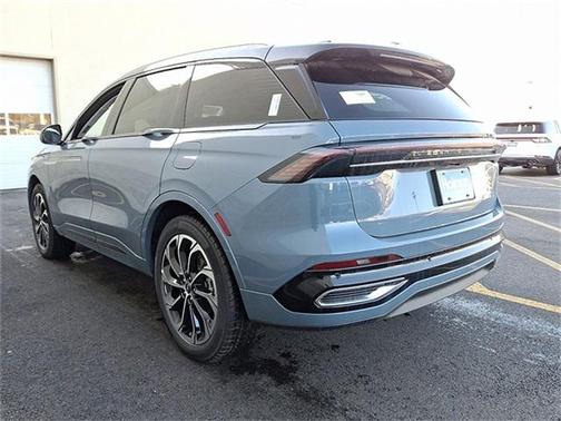 2025 Lincoln Nautilus Reserve