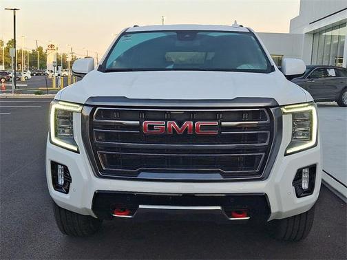 2023 GMC Yukon XL 4WD AT4