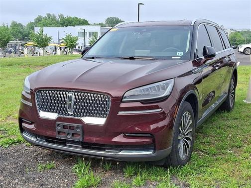 2022 Lincoln Aviator Standard AWD