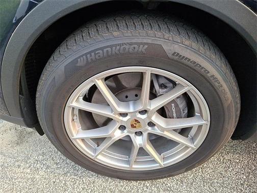 2024 Porsche Cayenne Base