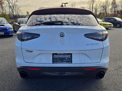 2024 Alfa Romeo Stelvio Base