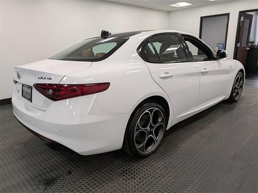 2022 Alfa Romeo Giulia Ti