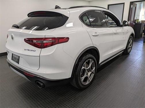 2022 Alfa Romeo Stelvio Ti