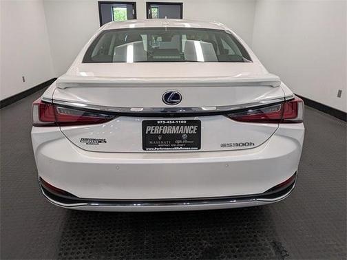 2020 Lexus ES 300h Luxury