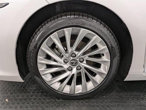 2020 Lexus ES 300h Luxury