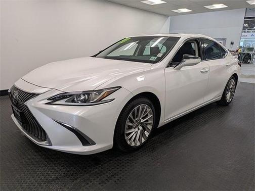 2020 Lexus ES 300h Luxury