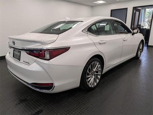 2020 Lexus ES 300h Luxury