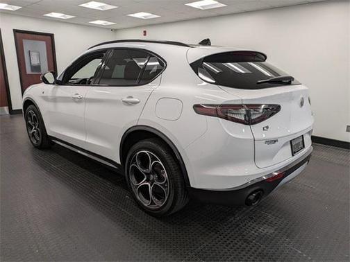 2024 Alfa Romeo Stelvio Ti