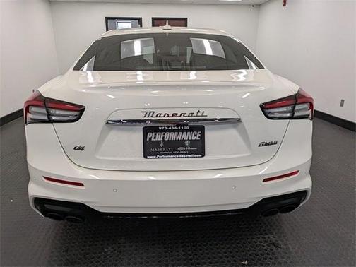 2022 Maserati Ghibli Modena Q4
