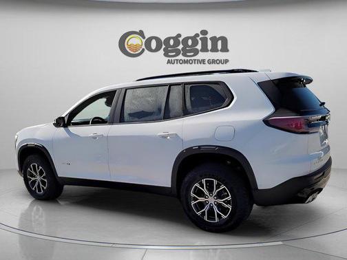 2026 GMC Acadia AWD AT4