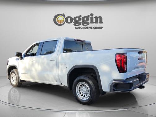 Summit White 2026 GMC Sierra 1500 SLE