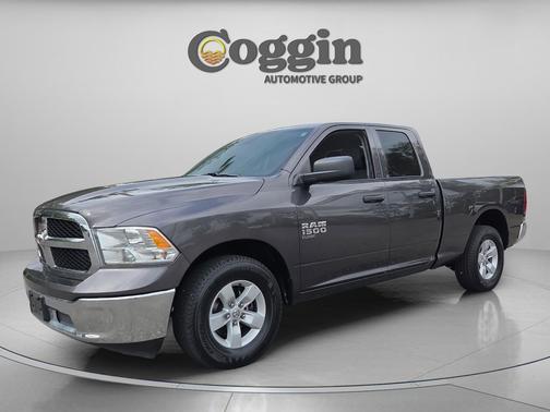 Granite Crystal Metallic Clearcoat 2024 RAM 1500 Classic SLT