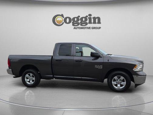 Granite Crystal Metallic Clearcoat 2024 RAM 1500 Classic SLT