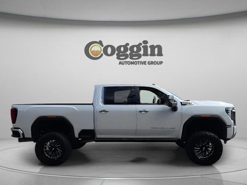 White Frost Tricoat 2024 GMC Sierra 2500 Denali