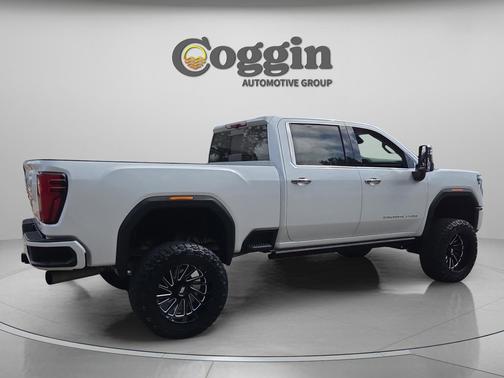 White Frost Tricoat 2024 GMC Sierra 2500 Denali