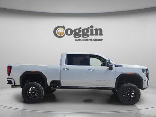 White Frost Tricoat 2024 GMC Sierra 2500 Denali