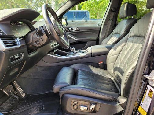 2023 BMW X5 M50i