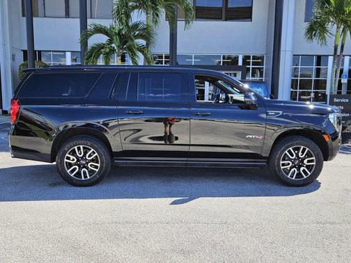 2024 GMC Yukon XL 4WD AT4