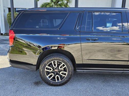 2024 GMC Yukon XL 4WD AT4