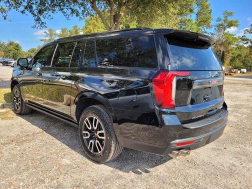 2024 GMC Yukon XL 4WD AT4