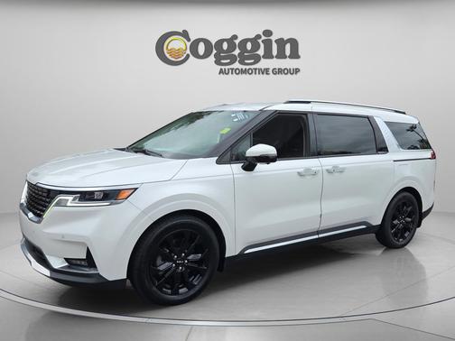Snow White Pearl 2022 Kia Carnival SX