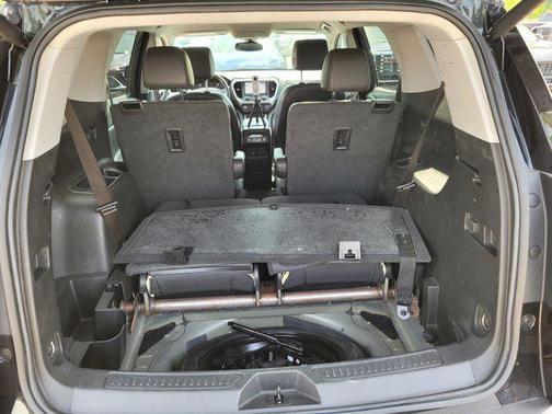 2023 GMC Acadia AWD SLT