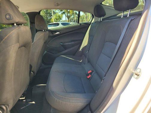 2019 Chevrolet Cruze LS