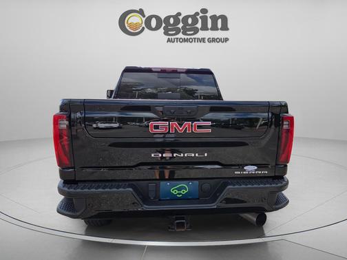 Onyx Black 2024 GMC Sierra 2500 Denali