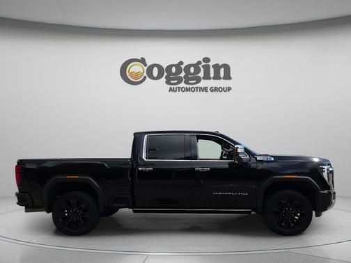 Onyx Black 2024 GMC Sierra 2500 Denali