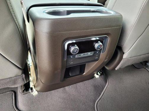 2026 GMC Yukon XL 4WD Elevation