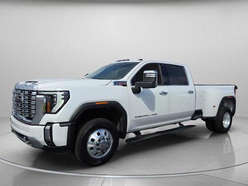 White Frost Tricoat 2024 GMC Sierra 3500 Denali