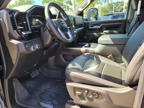 2025 GMC Sierra 2500 SLT