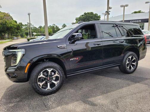 2025 GMC Yukon 4WD AT4