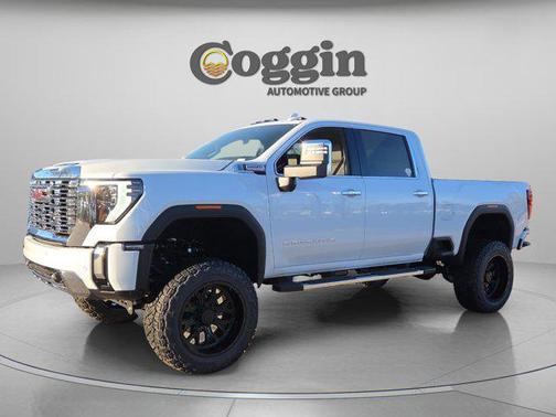 Glacier White Tricoat 2026 GMC Sierra 2500 Denali