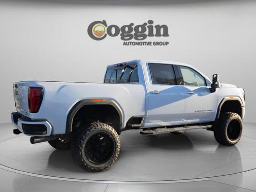 Glacier White Tricoat 2026 GMC Sierra 2500 Denali