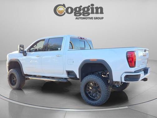 Glacier White Tricoat 2026 GMC Sierra 2500 Denali