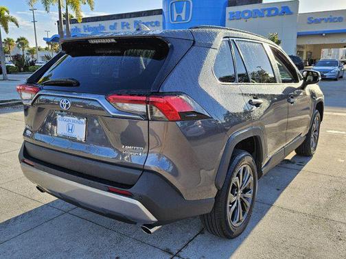 2022 Toyota RAV4 Hybrid SE