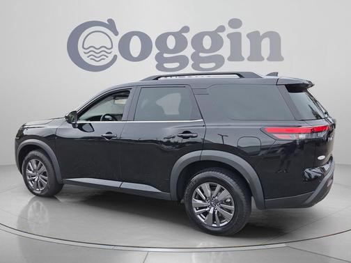Super Black 2024 Nissan Pathfinder SV FWD