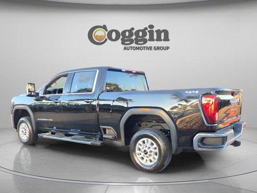 Onyx Black 2026 GMC Sierra 2500 SLE