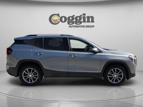 Sterling Metallic 2024 GMC Terrain SLT