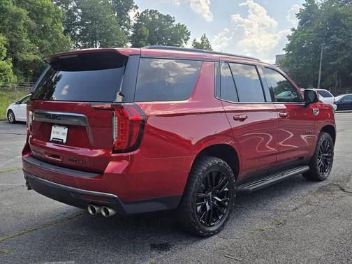 Volcanic Red Tintcoat 2024 GMC Yukon AT4