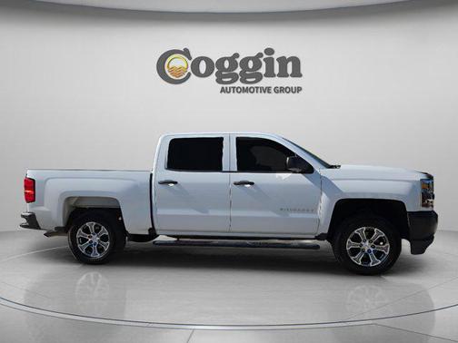 Summit White 2017 Chevrolet Silverado 1500 WT