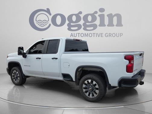 Summit White 2025 Chevrolet Silverado 2500 Custom